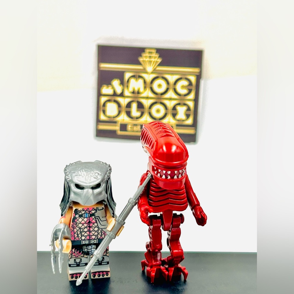 Alien vs. Predator Set #604 & 605 - Custom Legos
